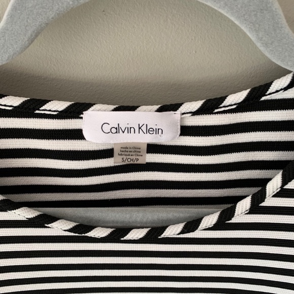 Calvin Klein Ribbed Top Size Small - Picture 5 of 7